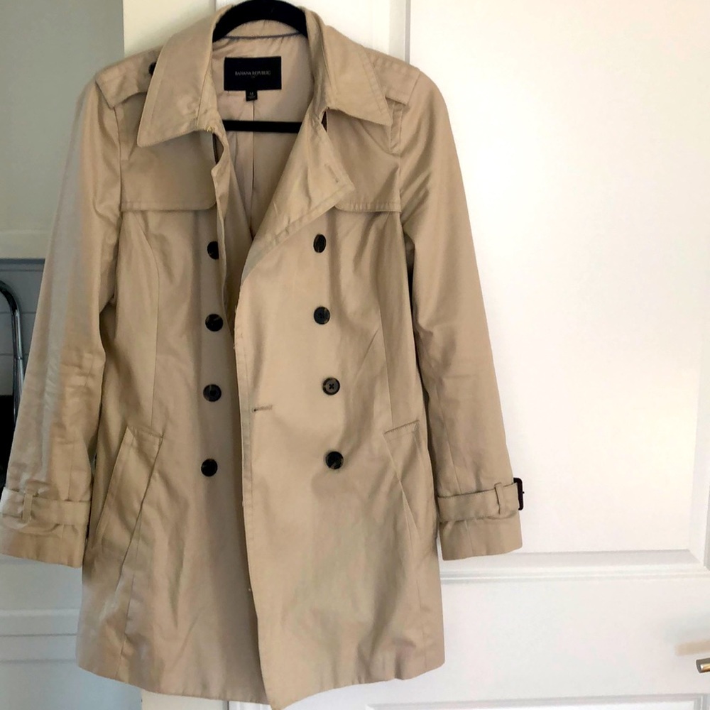 Banana Republic tan trench coat
